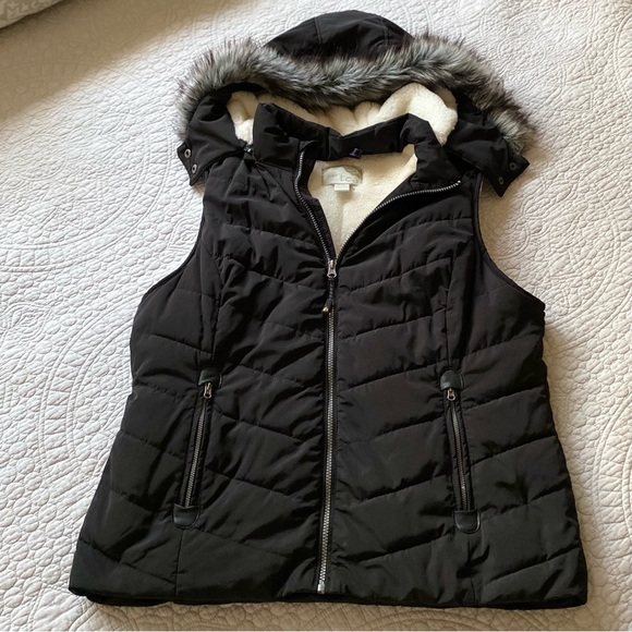 GreenTea Jackets & Blazers - Green Tea Black hooded vest